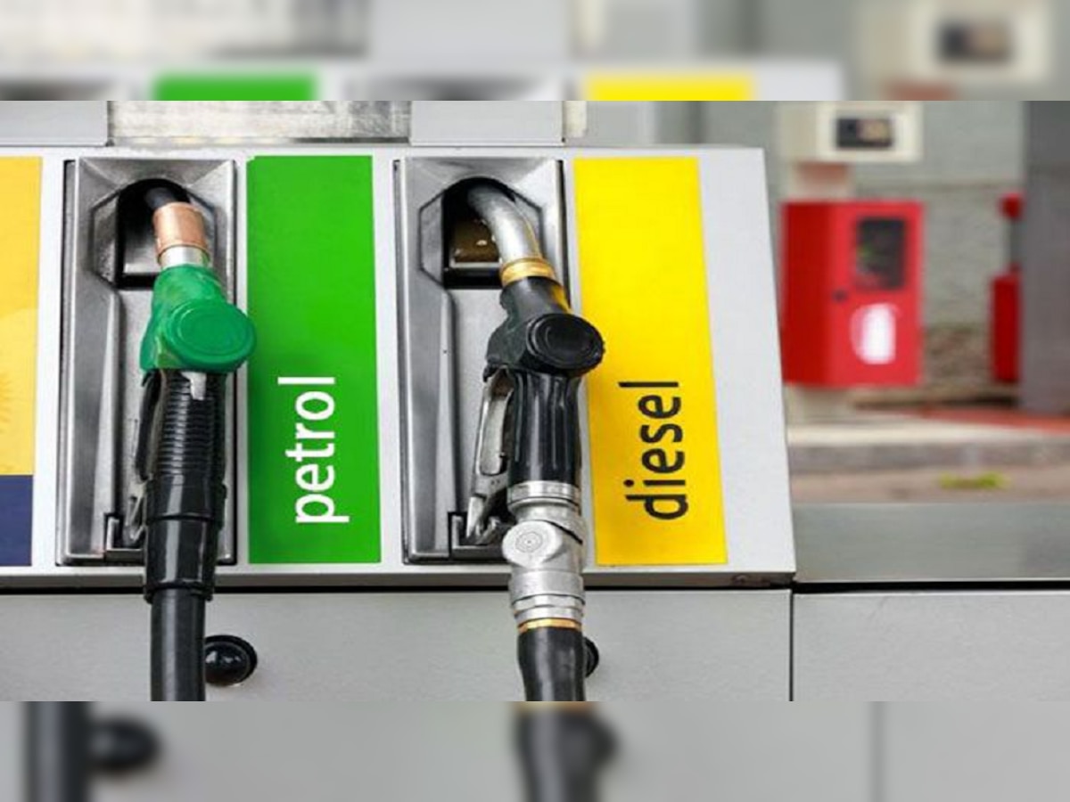 Petrol-Diesel Price : पेट्रोल-डिझेलचे दर पुन्हा कमी होणार? कच्च्या तेलाचे दर घसरले title=