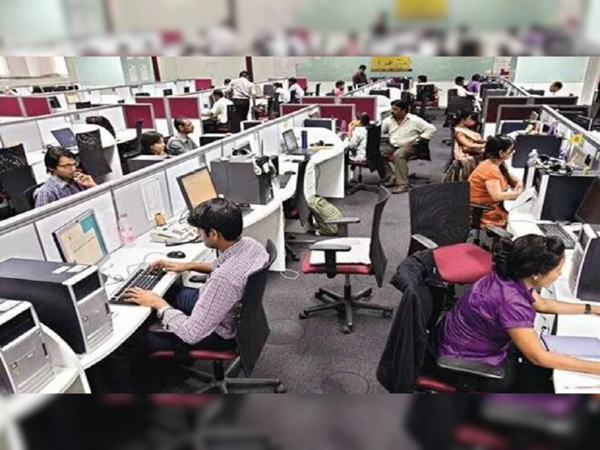 IT Jobs | भारतीय आयटी कंपन्यांना तब्बल 4.5 लाख कर्मचाऱ्यांची गरज title=