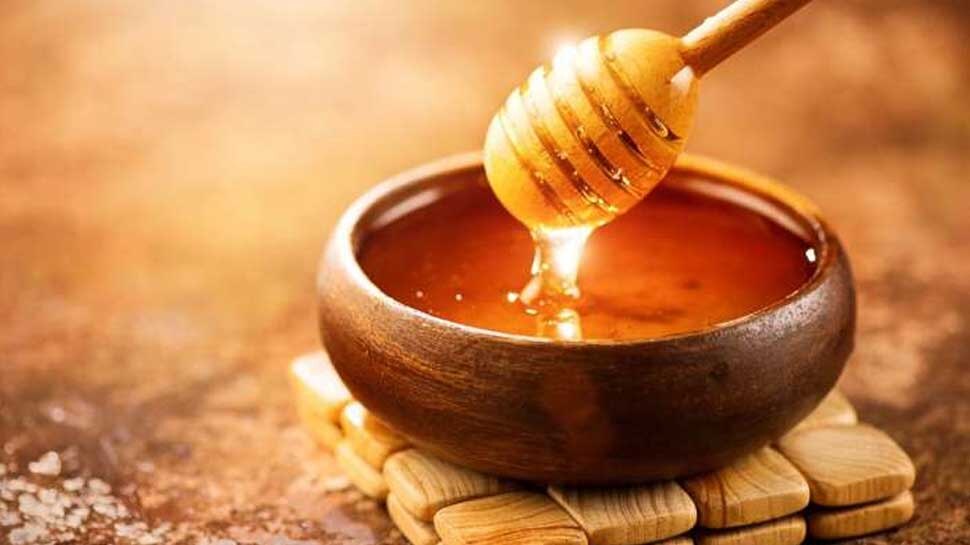 Honey Benefits : या कारणांमुळे रात्री झोपण्यापूर्वी मधाचे सेवन करावे, जाणून घ्या त्याचे 5 फायदे