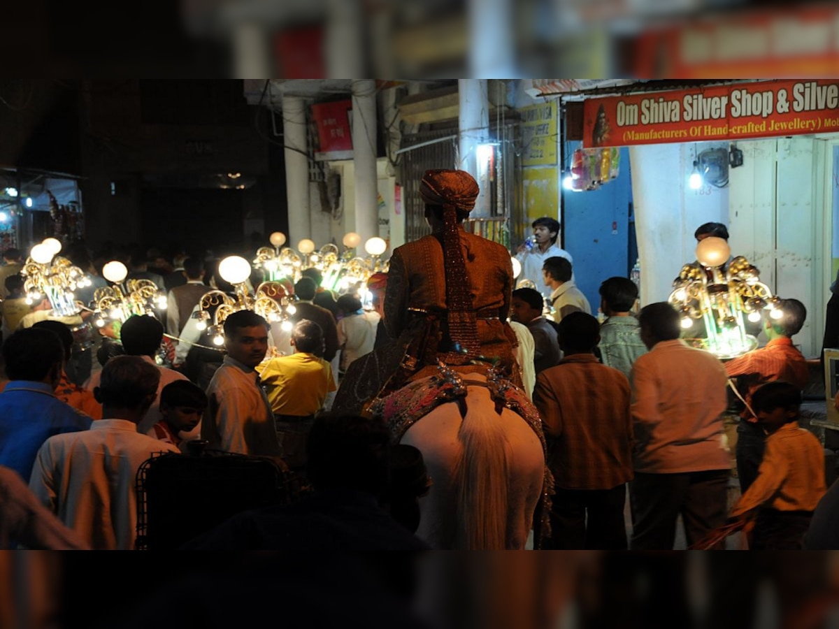 नववधूऐवजी नवरदेवाच्या भावाचा मृतदेह घेऊन घरी परतले वऱ्हाडी, नक्की काय आहे हे प्रकरण title=