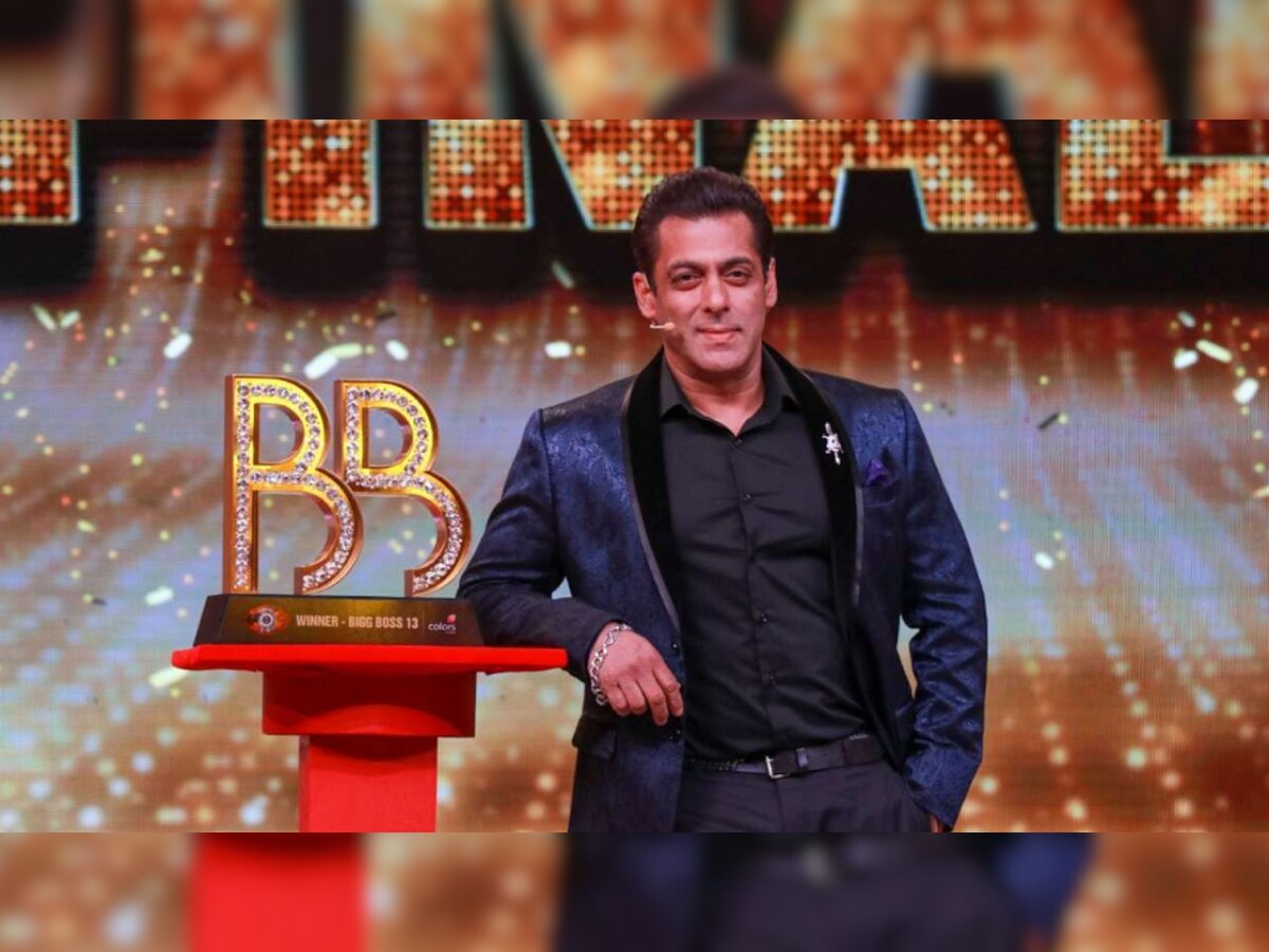 'Bigg Boss 15' साठी सलमान घेतोय एवढं मानधन? ऐकून बसेल धक्का title=