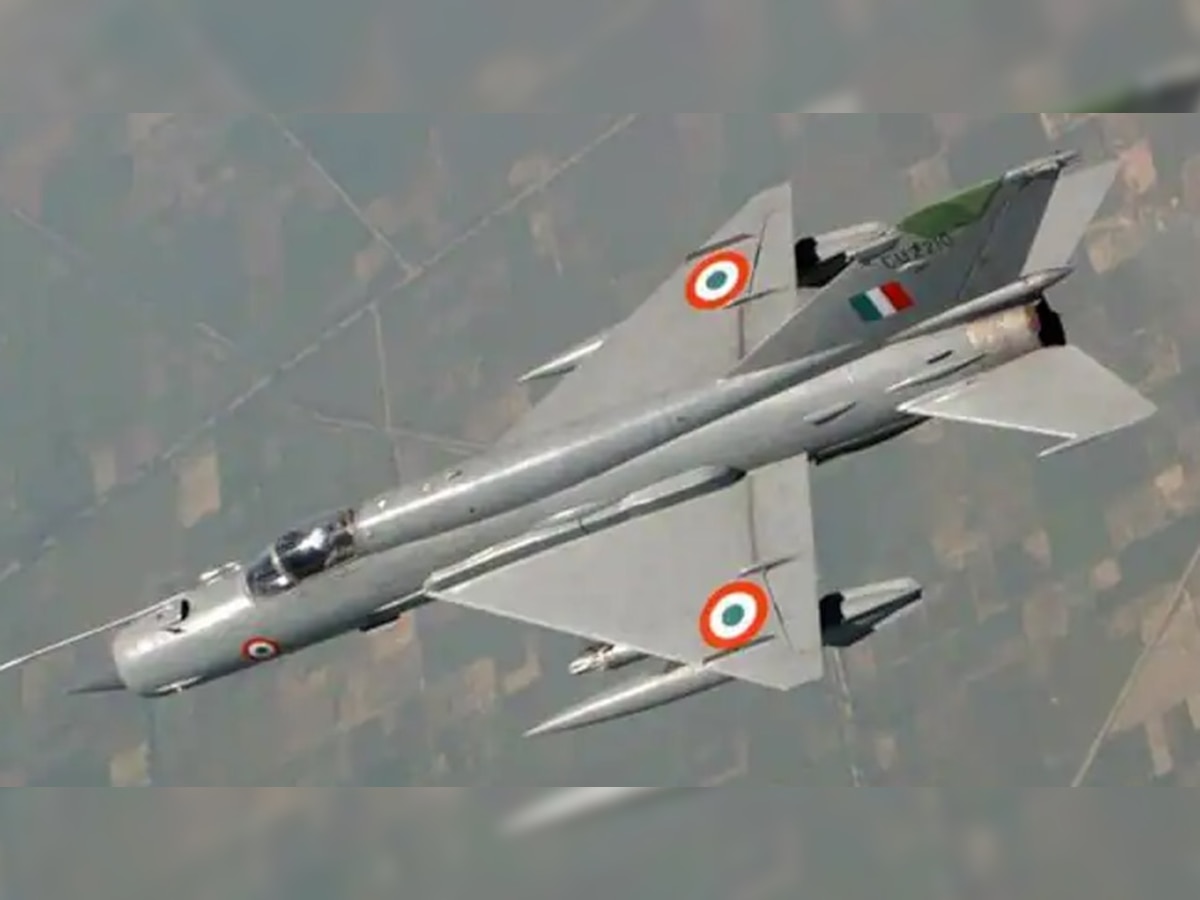 जैसलमेरमध्ये हवाईदलाचं MiG-21 फायटर जेट क्रँश, पायलटचा मृत्यू title=