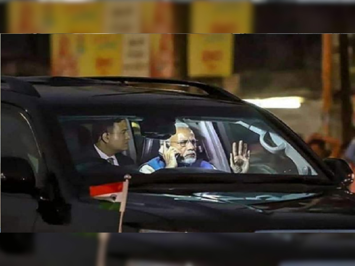 PM Modi यांच्या ताफ्यात 12 कोटींची मर्सिडीज! काय आहेत या अलिशान गाडीची वैशिष्ट्य title=