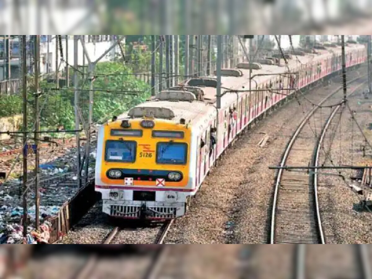 Mumbai Local Train संदर्भात मोठी बातमी, लॉकडाऊनच्या पार्श्वभूमीवर BMC आयुक्त म्हणाले... title=