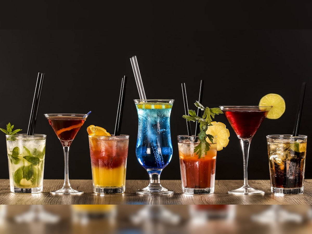 Cocktail आणि Mocktail दोघांमध्ये फरक काय? ते कसं बनवलं जातं? title=