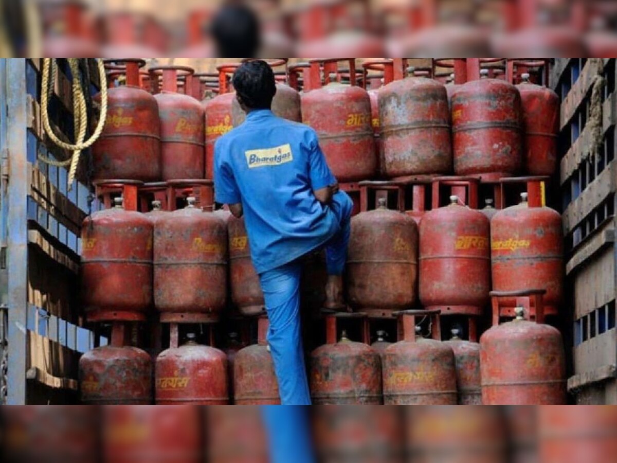 LPG Booking : 50 रुपयांनी स्वस्त येथे तुम्हाला मिळेल गॅस सिलिंडर, बुक कसे करायचे ते जाणून घ्या? title=