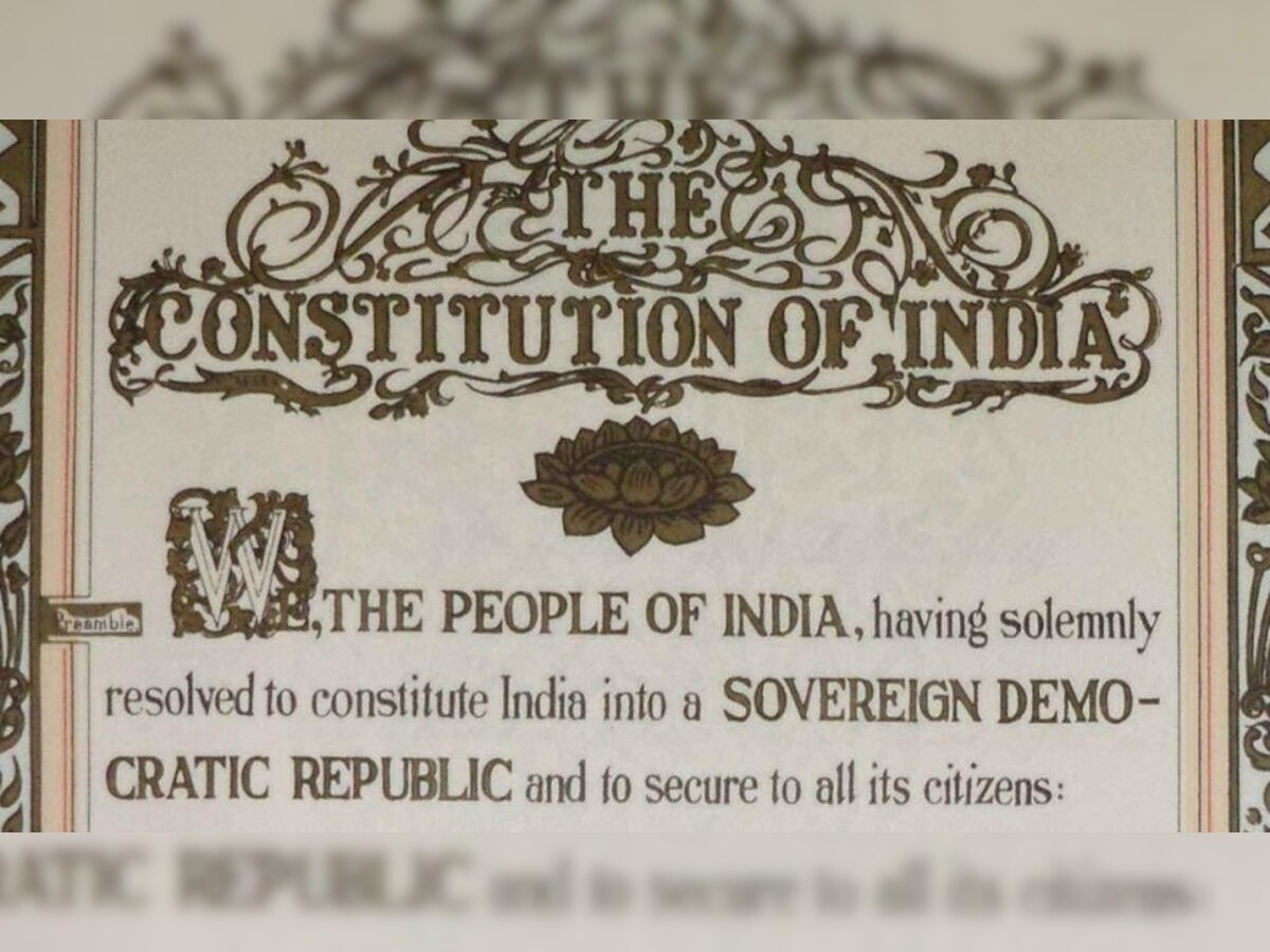 'संविधान नव्याने लिहण्याची गरज'; मुख्यंत्र्यांच्या विधानामुळे राजकारण तापलं title=