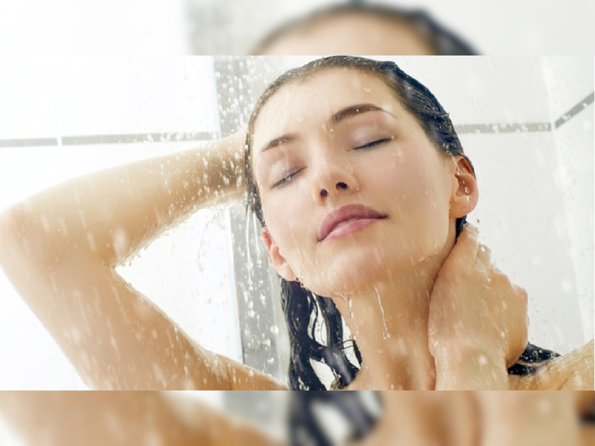 Bathing Habit: तुम्हाला तर नाही ना अंघोळीच्या चुकीच्या सवयी? पहा योग्य पद्धत title=