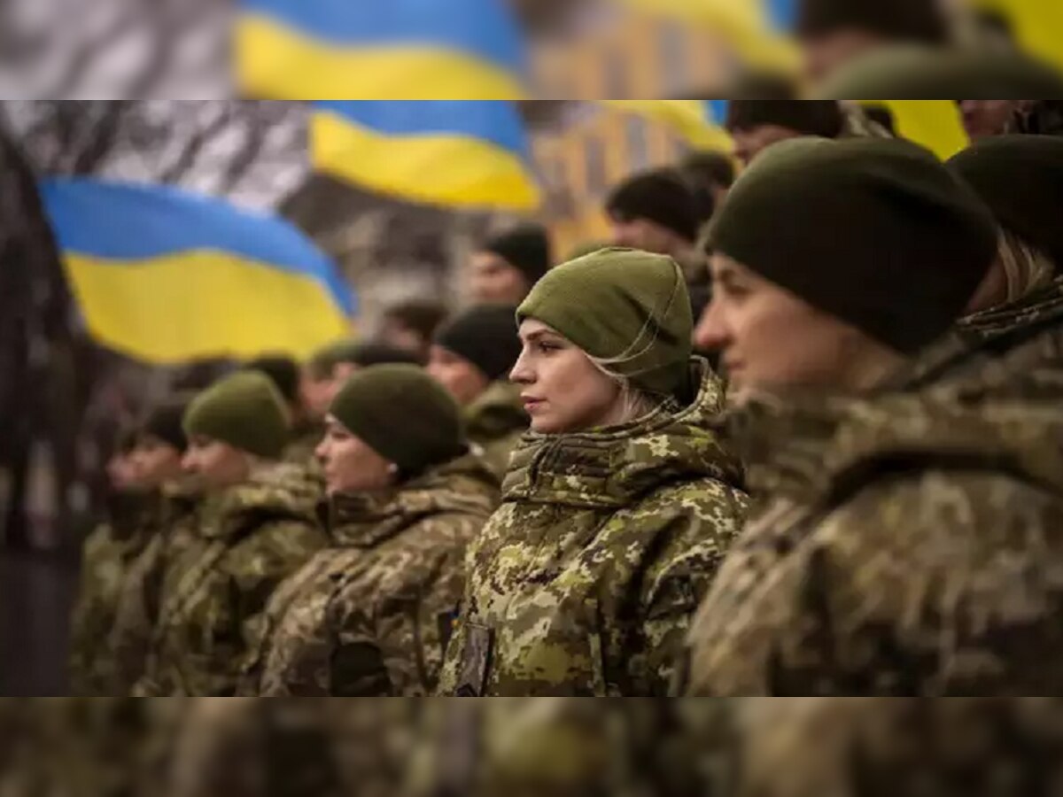 Russia - Ukraine conflict : युक्रेनच्या महिला झाल्या रणरागिणी; मोडणार रशियाचा कणा title=