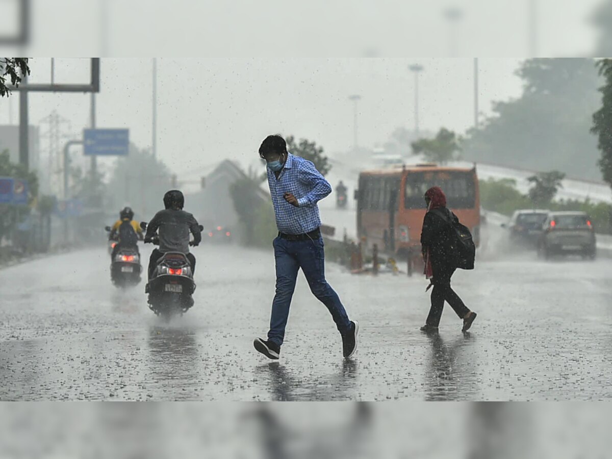 IMD | पुढील 5 दिवस ढगाळ वातावरणासह पावसाचा इशारा, हवामान खात्याचा इशारा title=