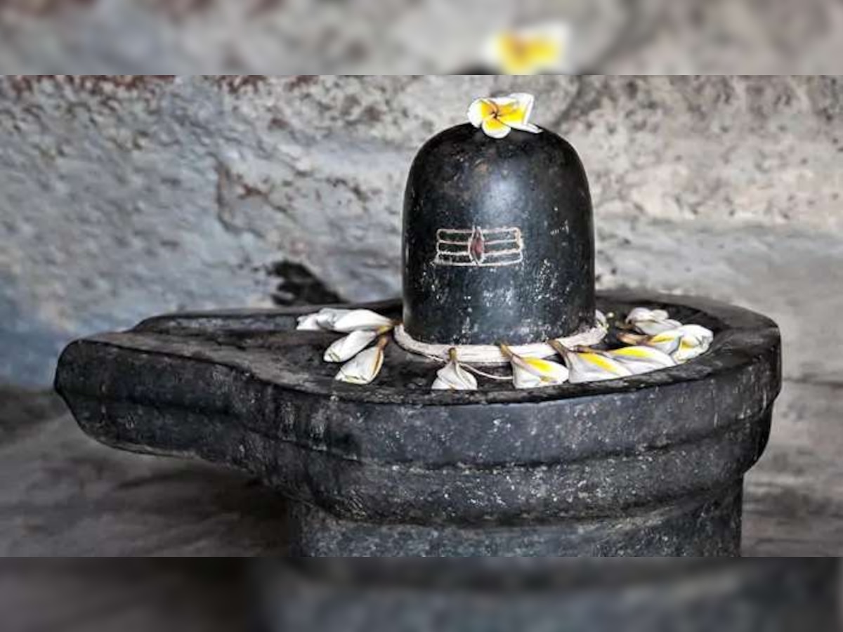 Mahashivratri 2022 : महाशिवरात्रीच्या दिवशी करा हे उपाय, प्रत्येक समस्या होईल दूर title=