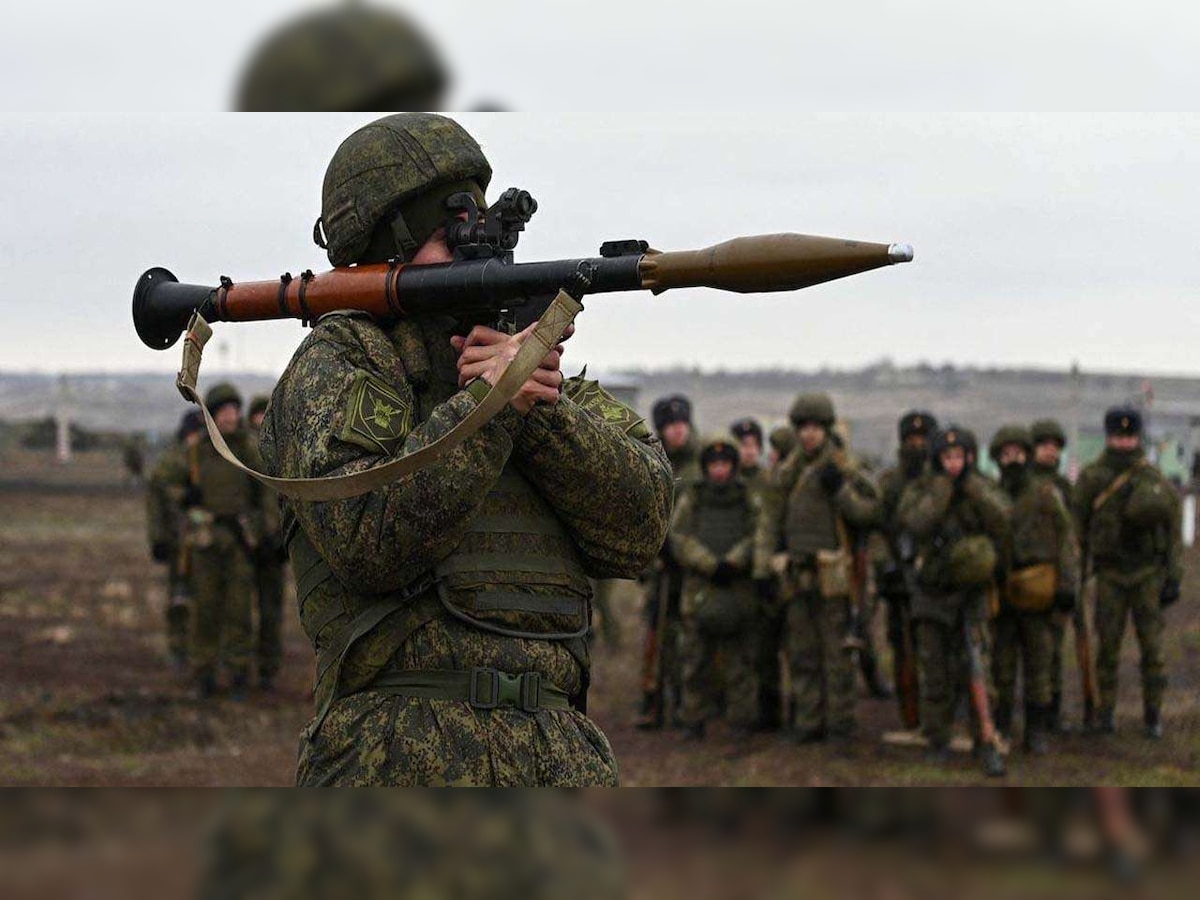 Russia Ukraine war : जे कोणाला जमलं नाही, ते कोणी करुन दाखवलं? रशियाला दाखवली बाहेरची वाट  title=