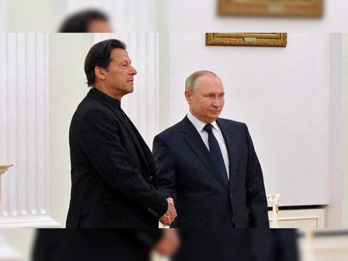 रशियाला समर्थन करणारा पाकिस्तान ठरला पहिला देश title=