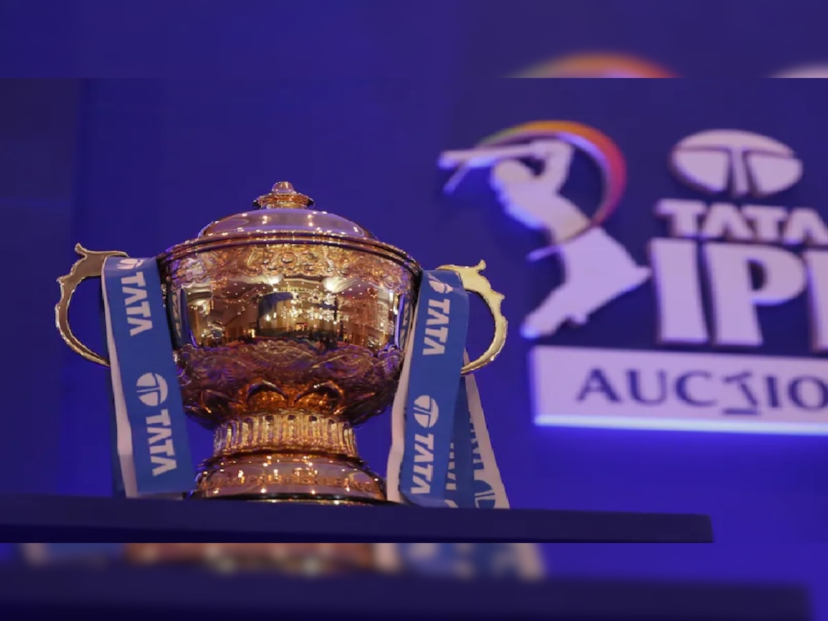 IPL 2022 सुरू होण्याआधी 10 संघांना मोठा धक्का, BCCI चं वाढलं टेन्शन title=