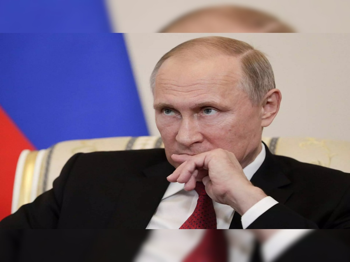 Vladimir Putin यांच्यावर विषप्रयोग... ; 1000 कर्मचारी तातडीनं निलंबित  title=