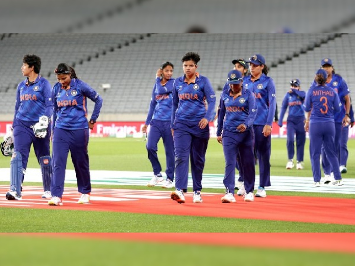 ICC Women's World CUP: टीम इंडियाचं वर्ल्डकप जिंकण्याचं स्वप्न भंगलं title=