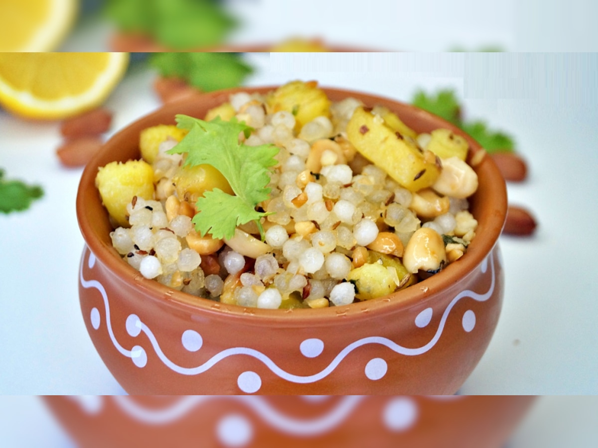 Benefits of sabudana : महिलांसाठी 'सुपरफूड' आहे साबुदाणा, गर्भधारणेसाठी करतो ही मदत title=