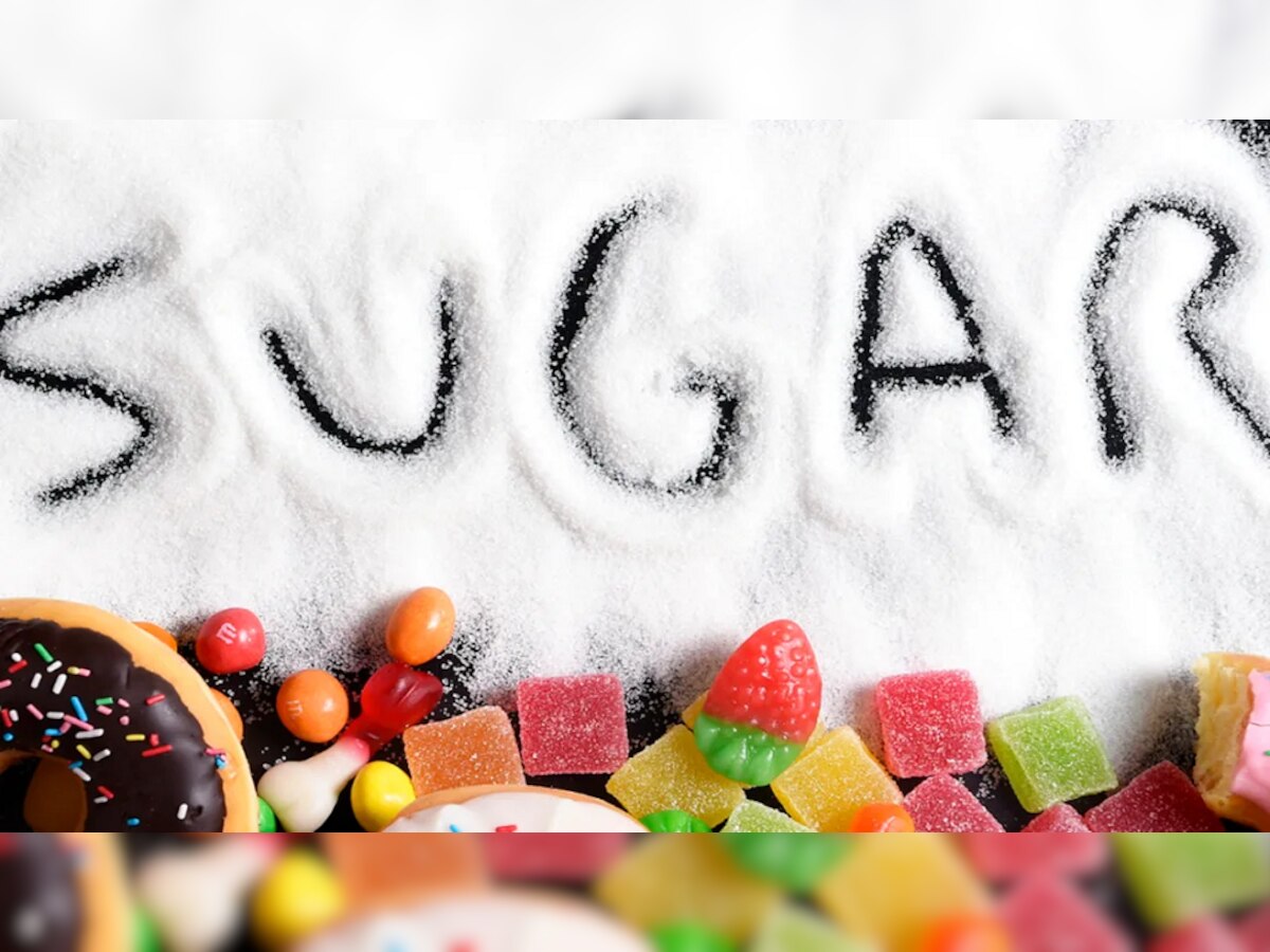 साखर खरोखरच हानिकारक आहे का? तज्ञांकडून जाणून घ्या गोड खाण्याची योग्य पद्धत title=