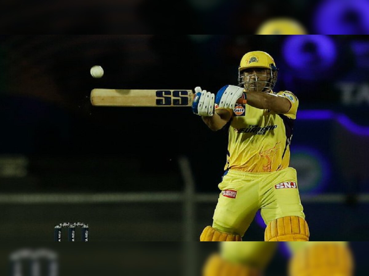 IPL 2022, M S Dhoni | अवघ्या 16 धावांची खेळी, धोनीचा नवा पराक्रम title=