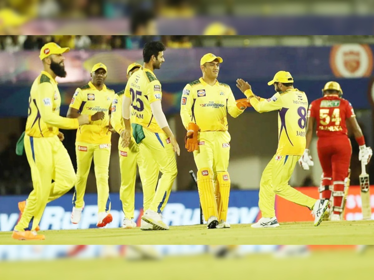 CSK साठी खलनायक ठरला हा खेळाडू, प्रत्येक मॅचमध्ये 'तोच' पराभवाचं कारण? title=