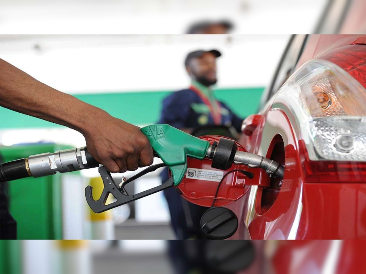Petrol Diesel Price Hike: 'या' Apps च्या मदतीने स्वस्त्यात मिळणार Petrol-Diesel, कसं? जाणून घ्या माहिती title=