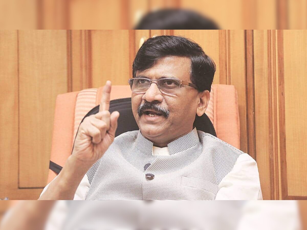 Sanjay Raut यांनी मानले पवारांचे आभार तर फडणवीसांना म्हटलं नकली हिंदुत्ववादी title=