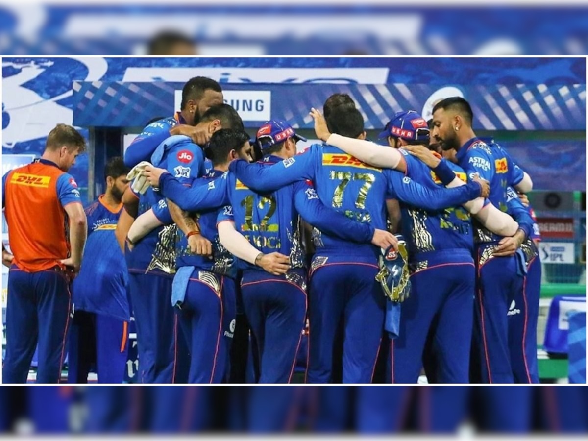  Mumbai Indians | धक्कादायक!  मुंबई इंडियन्सवर या खेळाडूचा गंभीर आरोप title=