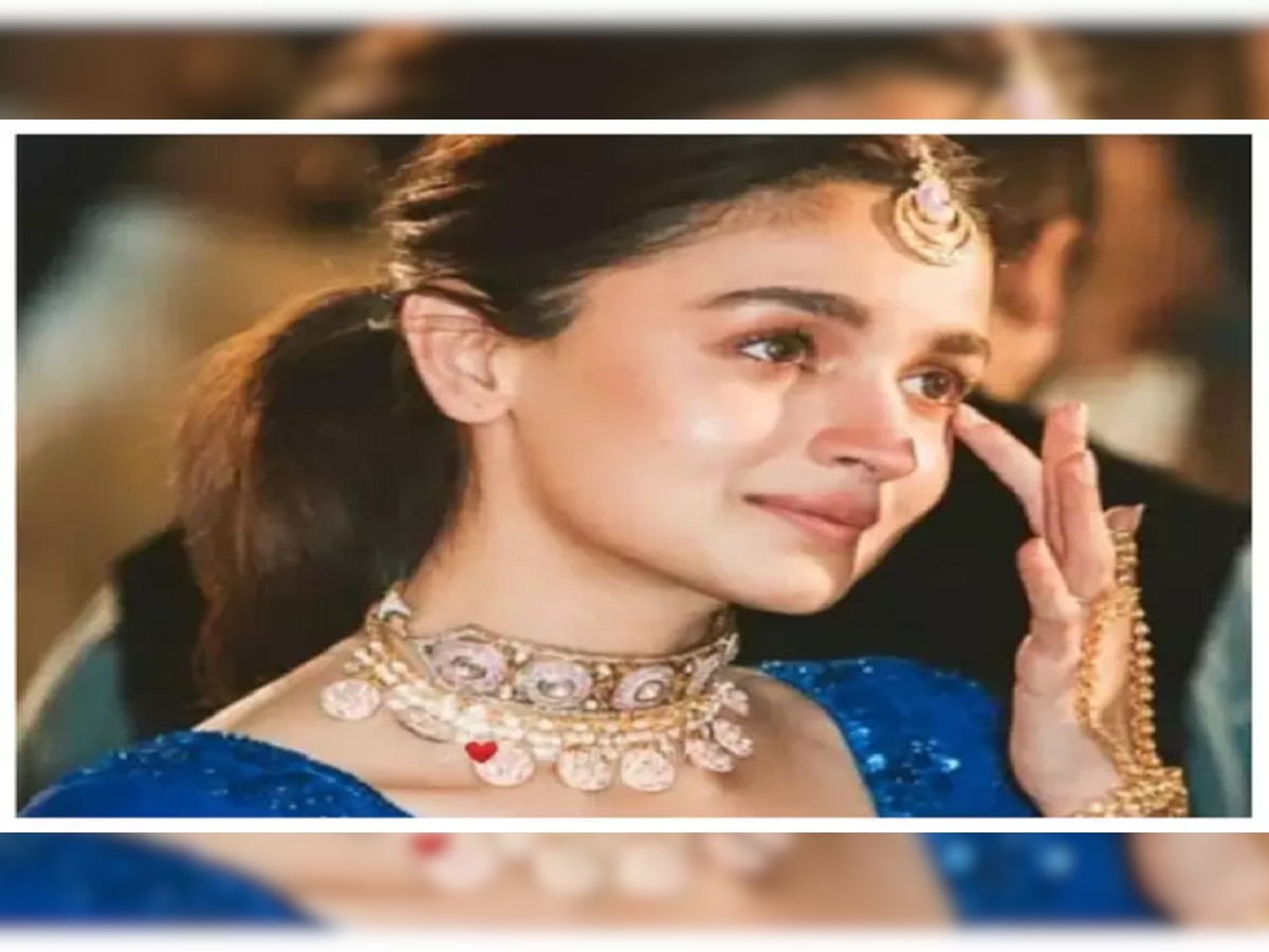 Alia Bhatt चा सावत्र भाऊ तिच्या लग्नाला मूकणार;  तो आहे तरी कोण ?  title=