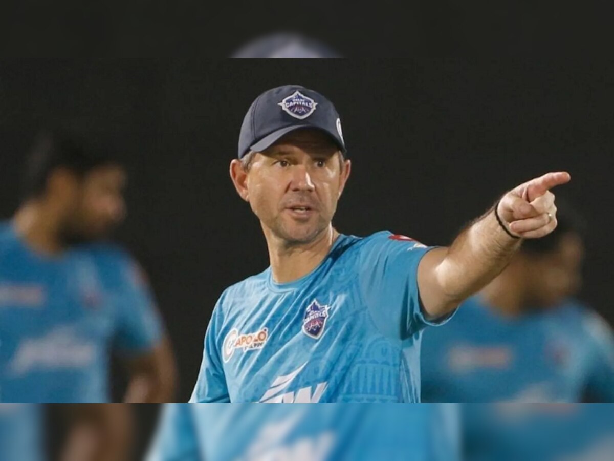 Ricky Ponting IPL 2022: रिकी पाँटिंगची सटकली, हॉटेलच्या रुमवर तोडफोड title=