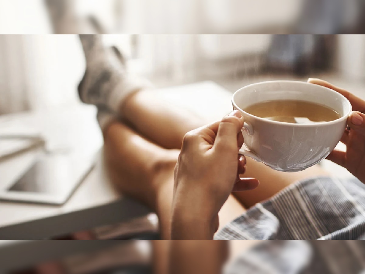 Health Tips: रिकाम्या पोटी चहा पिणं चांगलं की वाईट, जाणून घ्या! title=