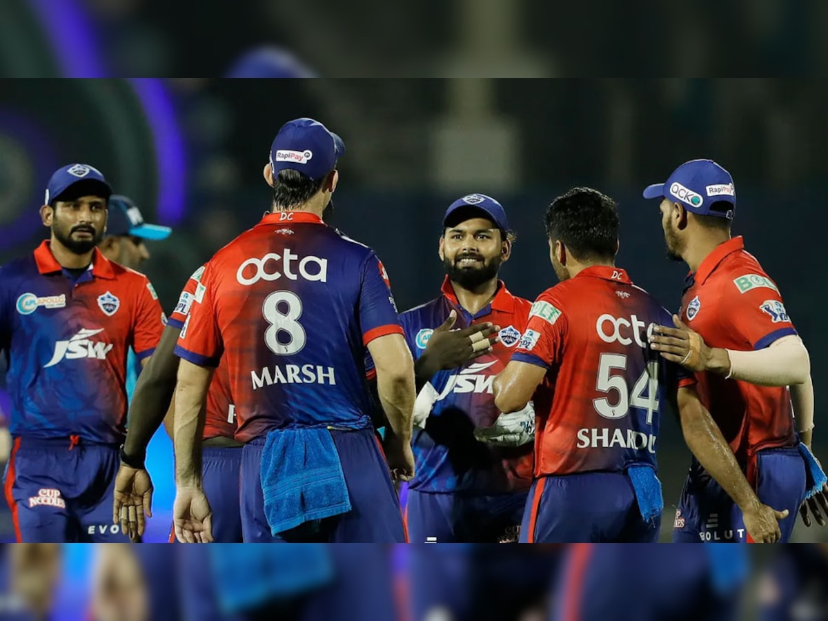 IPL 2022 : Delhi Capitals चा मोठा धक्का, या खेळाडूला रुग्णालयात केलं दाखल title=