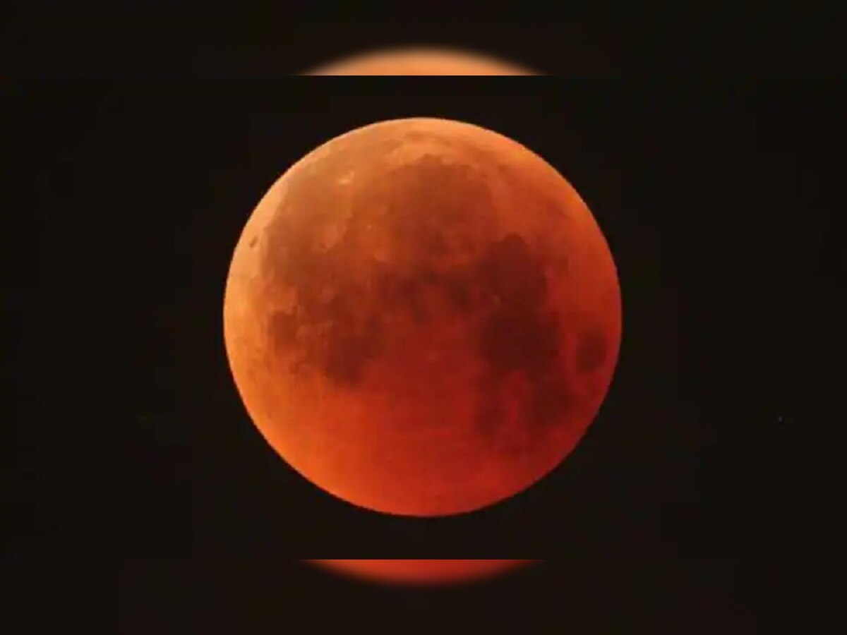 Chandra Grahan 2022: 16 मे ला चंद्रग्रहणाच्या दिवशी दिसणार Blood Moon, जाणून घ्या कधी आणि कसे पाहाल?  title=