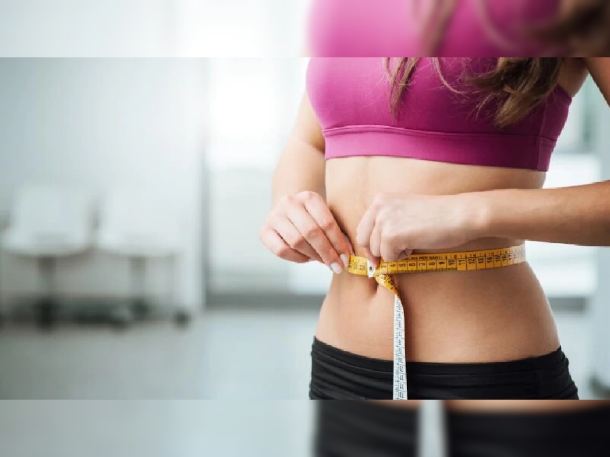 Weight Loss Tips: वजन कमी करण्यासाठी फॉलो करा 'या' तीन सोप्या टीप्स title=