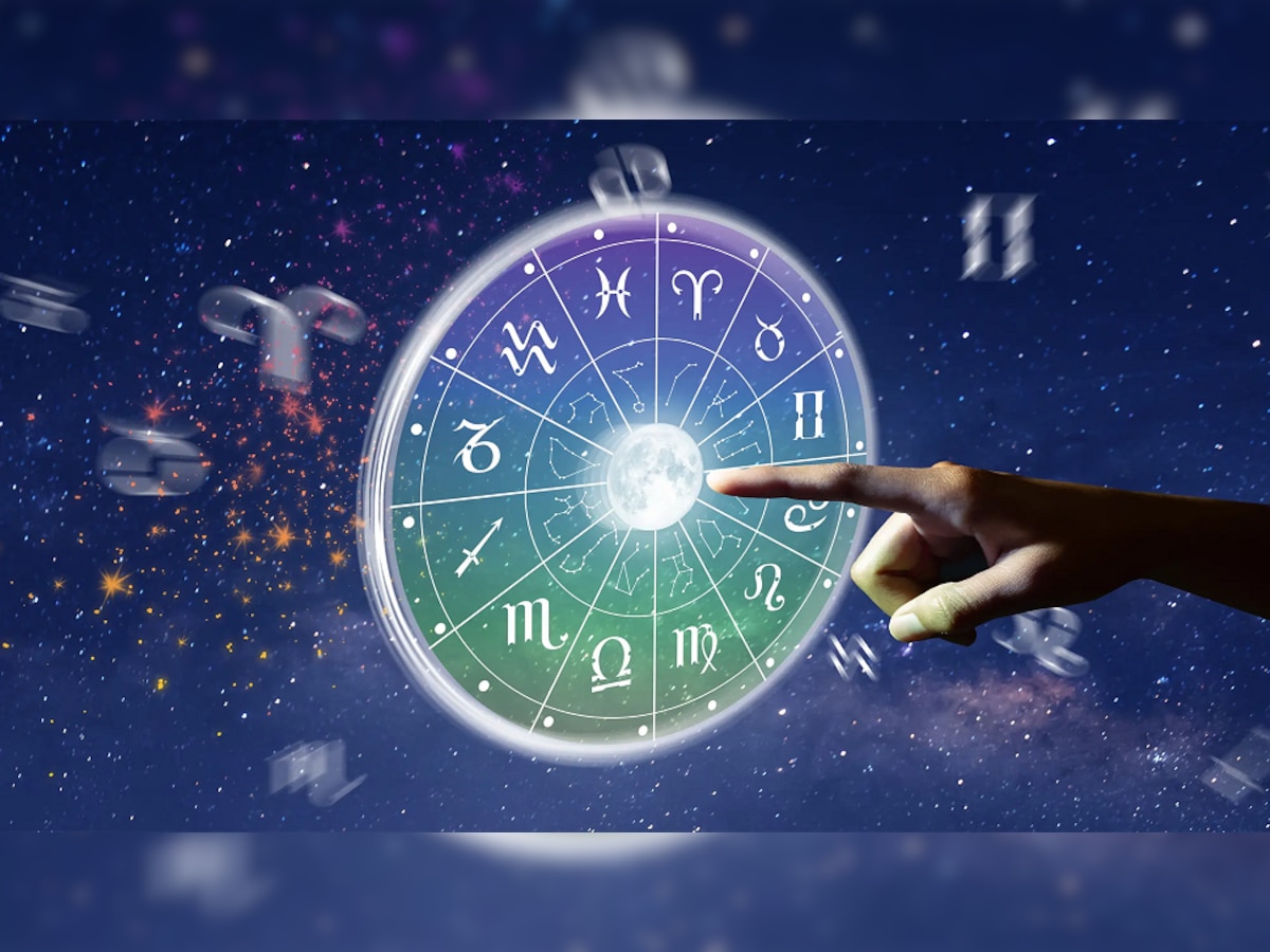 Horoscope Today | या राशीच्या व्यक्तींसाठी अत्यंत महत्वाचा ठरेल आजचा दिवस; जाणून घ्या आजचे राशीभविष्य title=