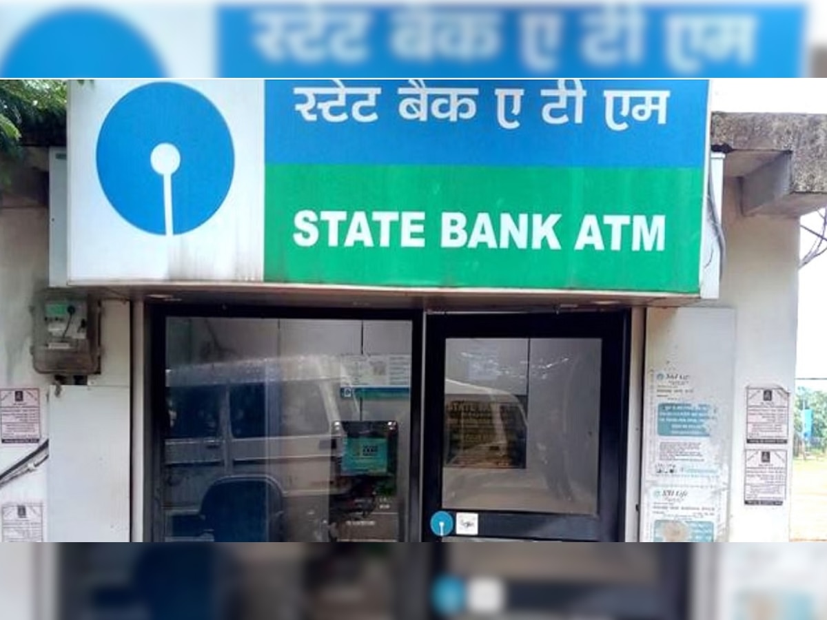 SBI ATM मधून पैसे काढण्याची नियम बदलले; जाणून घ्या अन्यथा अडचणीत याल title=