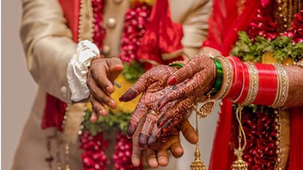 marriage-rituals-and-its-meaning-why-bride-and-groom-wear-varmala-why