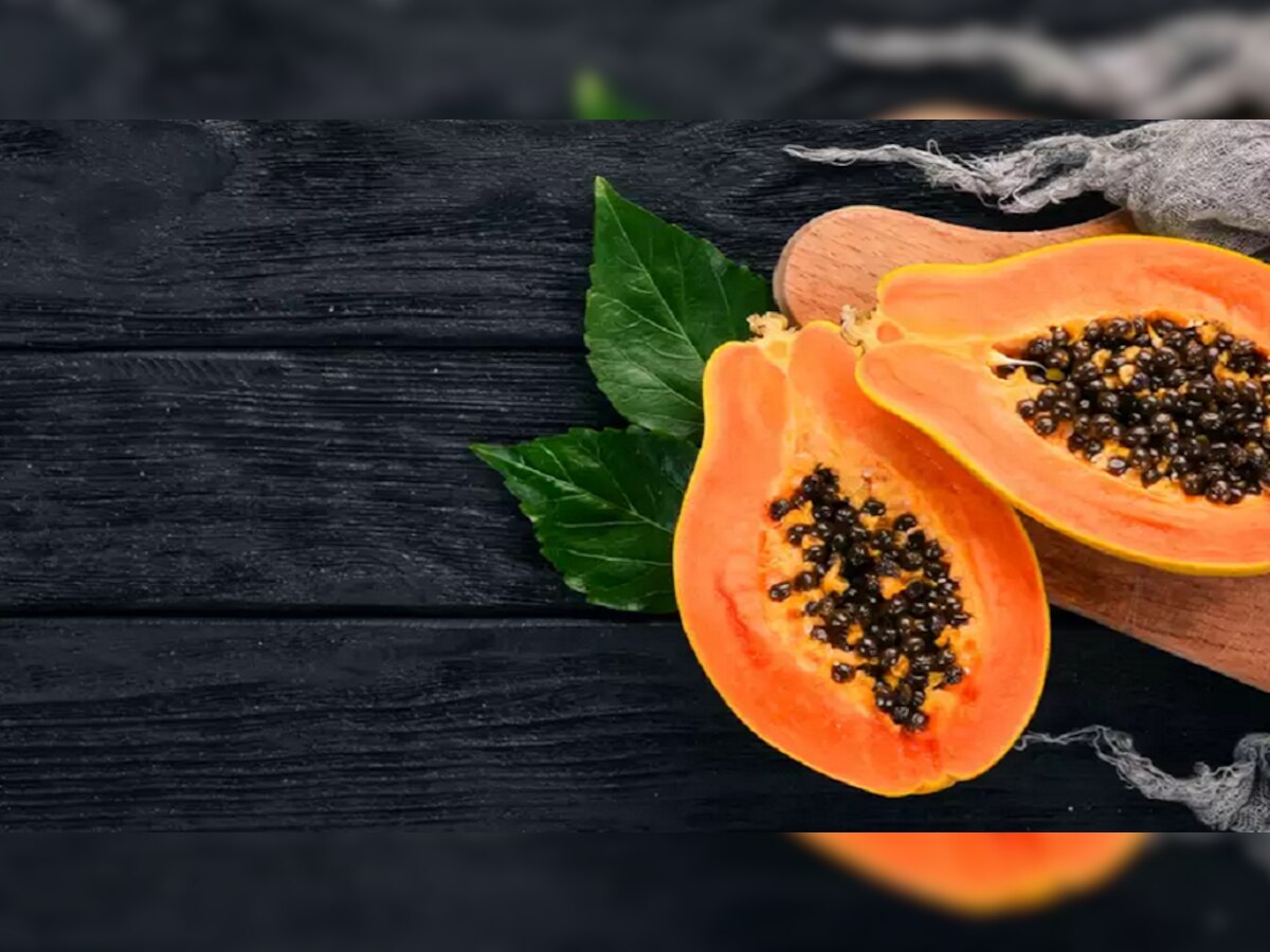 Papaya Benefits : पपई उष्ण असते, मग ती उन्हाळ्यात खावी का? याबद्दल काय सांगतात तज्ज्ञ, जाणून घ्या title=