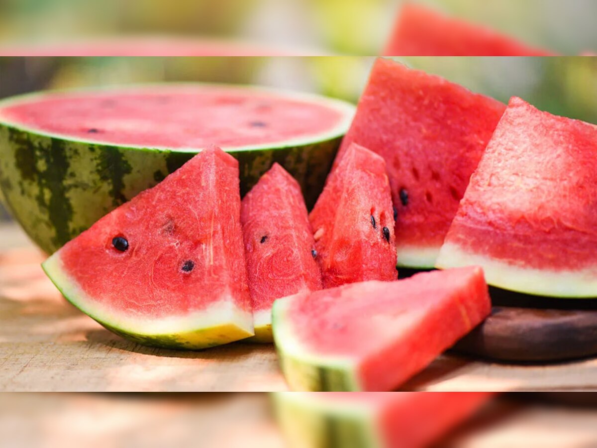 Watermelon Benefits : टरबूज खाण्याची सर्वोत्तम वेळ आणि योग्य मार्ग माहित आहे का? title=