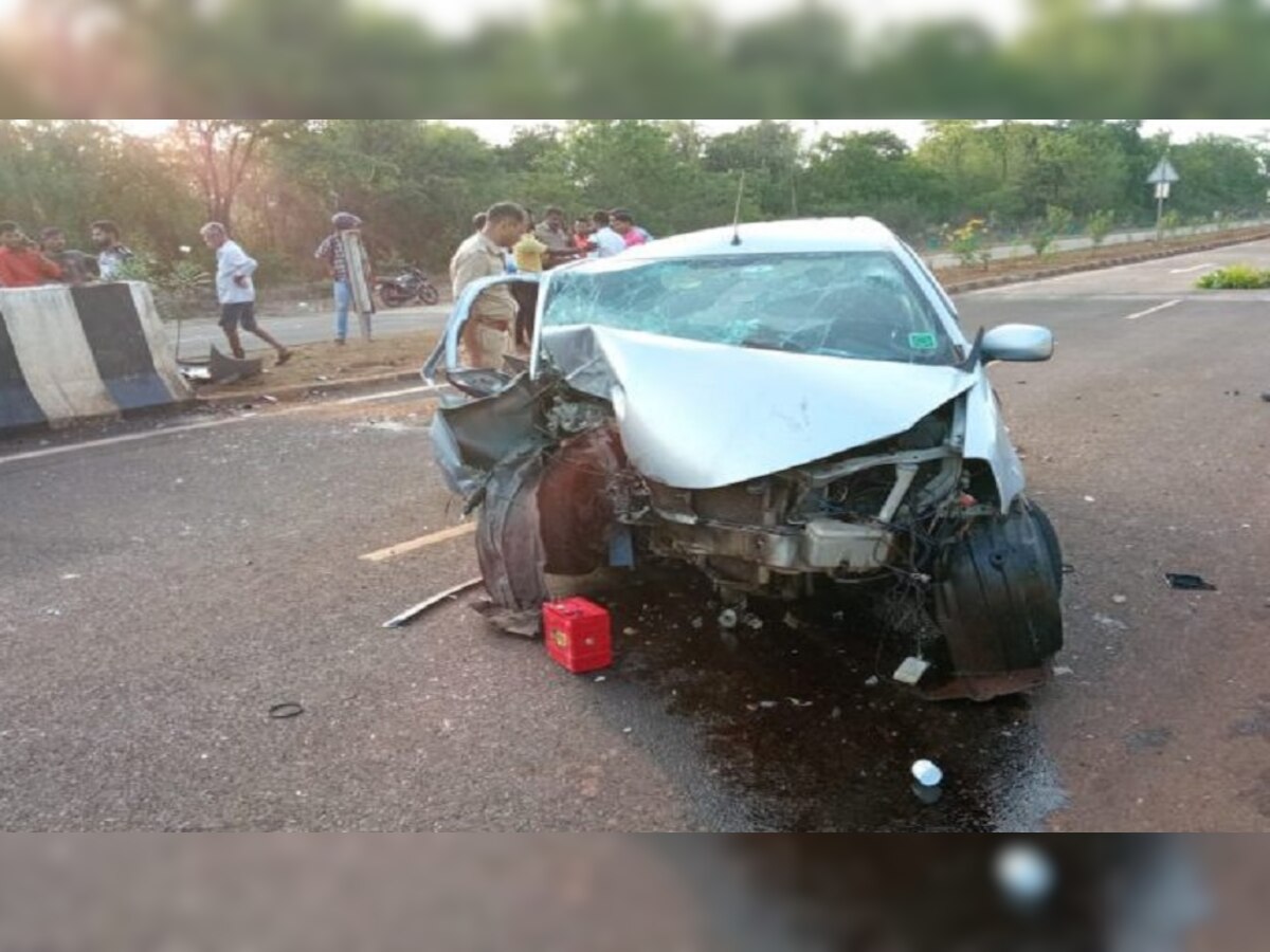 Mumbai-Goa Highway Accident: साळास्ते येथील अपघात मुंबईचे दोघे ठार, दोन जण जखमी title=