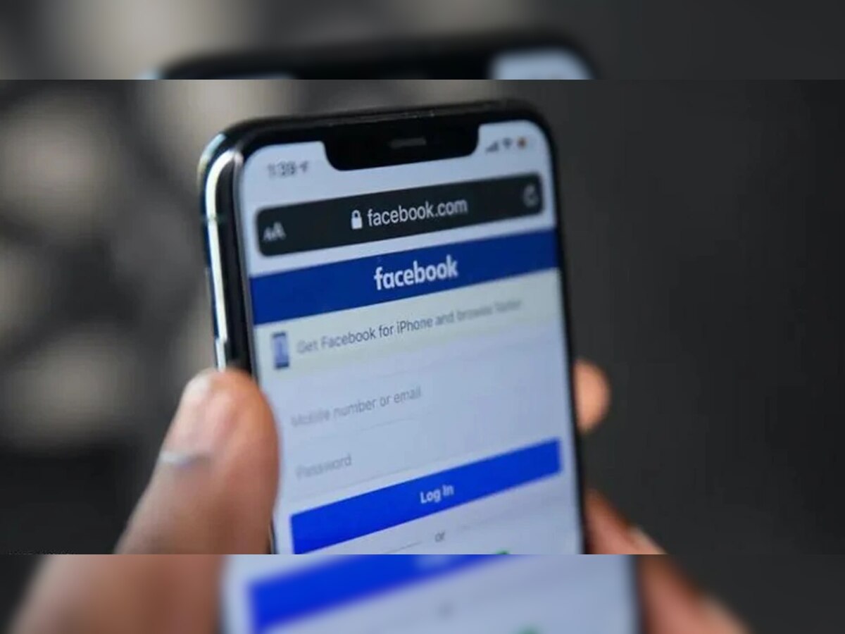 फेसबुककडून iPhone युझर्सना मोठा धक्का, पाहा नेमकं काय बदललं title=