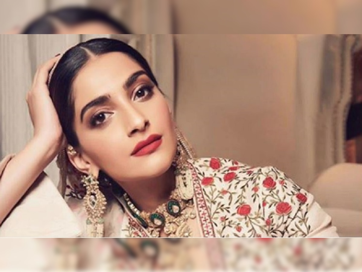 Happy Birthday Sonam Kapoor: सोनम कपूर ऐश्वर्याला बोलली होती 'आंटी' आणि कतरीनाला... title=