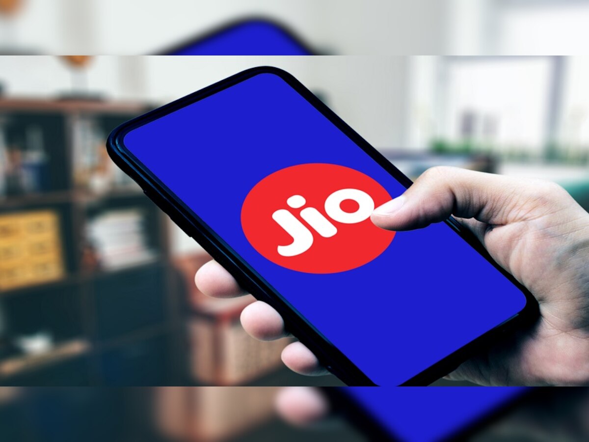 Jio ने युजर्सला दिला मोठा झटका! 'या' स्वस्त प्लॅन्सचे दर कडाडले; जाणून घ्या नवीन किंमती  title=