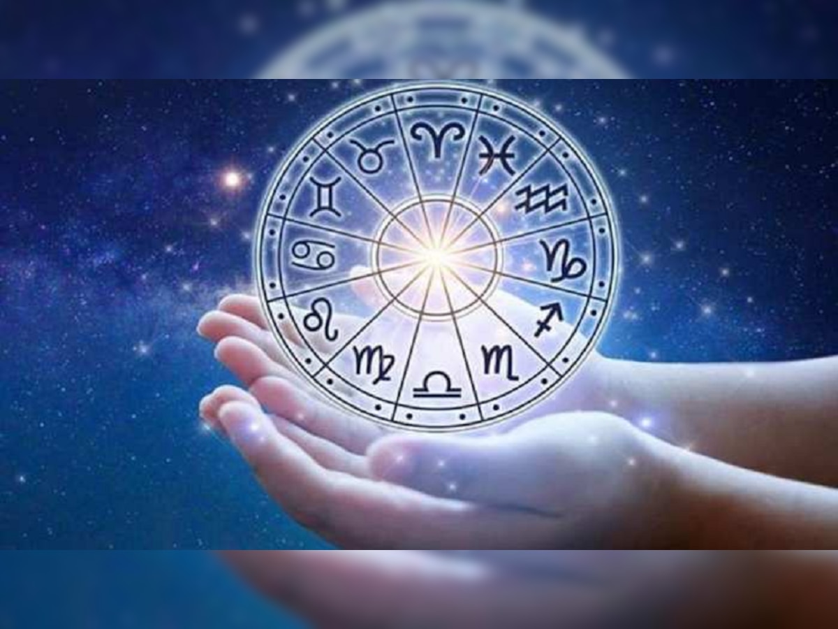 Zodiac Sign : प्रेमासाठी वाटेल ते करण्यासाठी तयार असतात 'या' राशीचे लोक title=