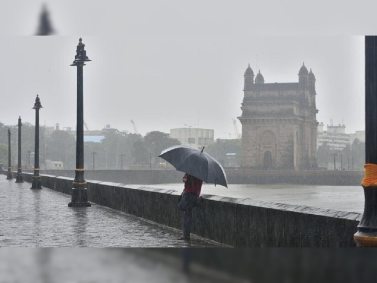 Monsoon Updates : मुंबईसह अर्धा महाराष्ट्र पावसानं ओलाचिंब; राज्यावर काळ्या ढगांची चादर  title=