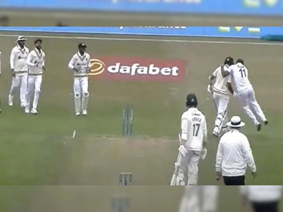 India vs Leicestershire: टीम इंडियाचा सलामीवीर मोहम्मद शमीच्या गोलंदाजीवर क्लीन बोल्ड, VIDEO आला समोर  title=
