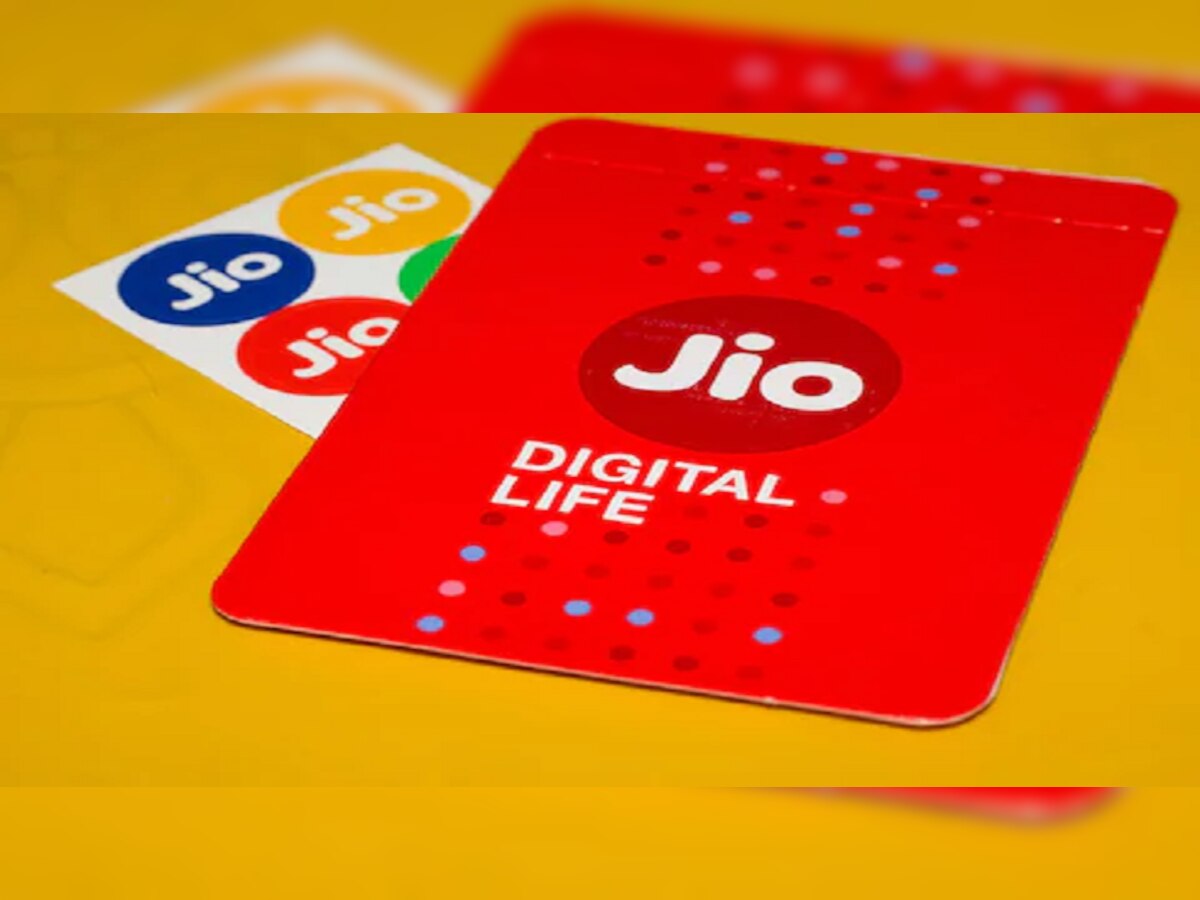 Jio कडून स्पेशल ऑफर लाँच, युजर्स म्हणतायेत Jio धनधनाधन... title=