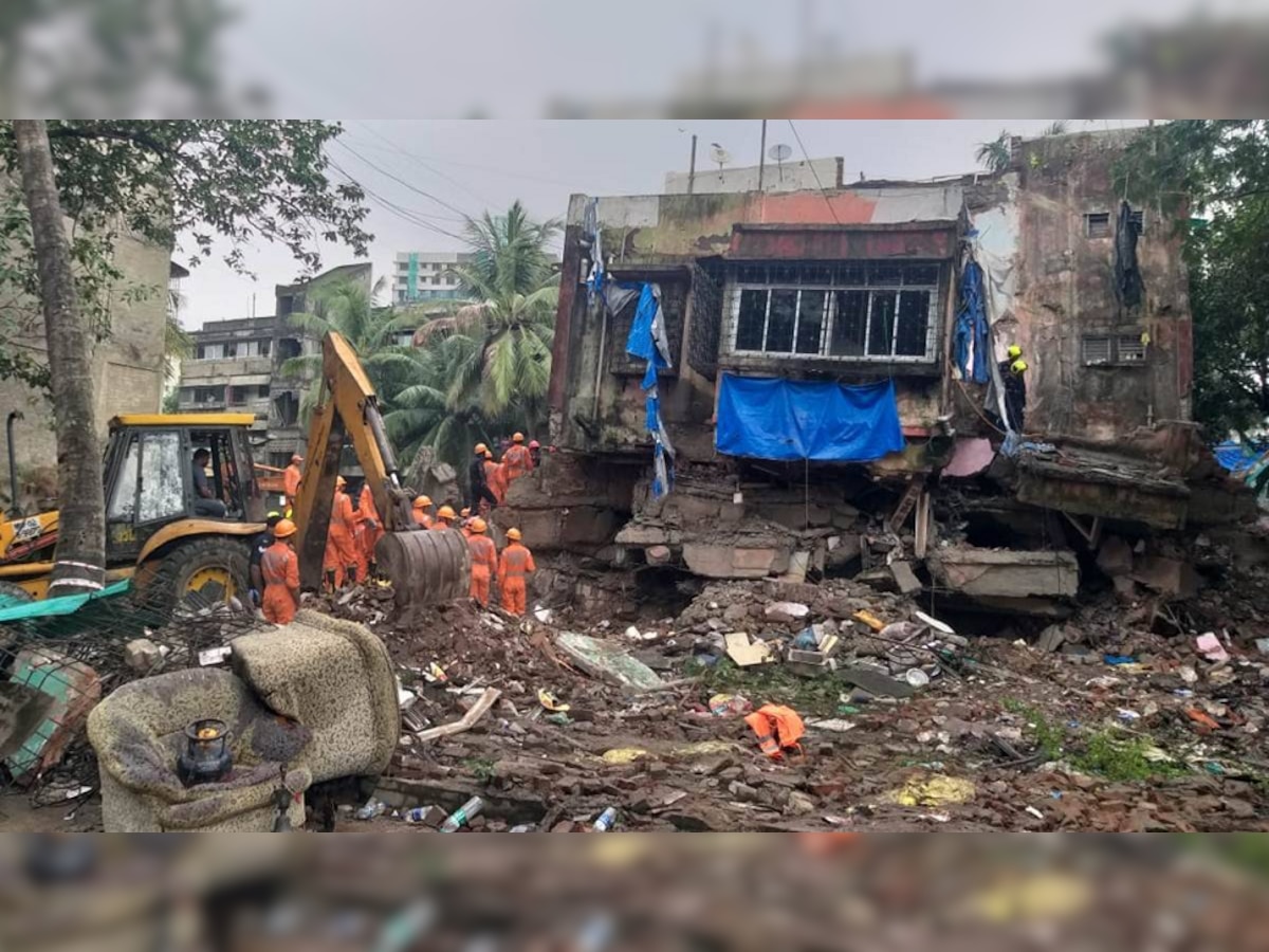 देव तारी त्याला कोण मारी! कुर्ला इमारत दुर्घटनेत आश्चर्यकारकरित्या बचावलं कुटुंब title=