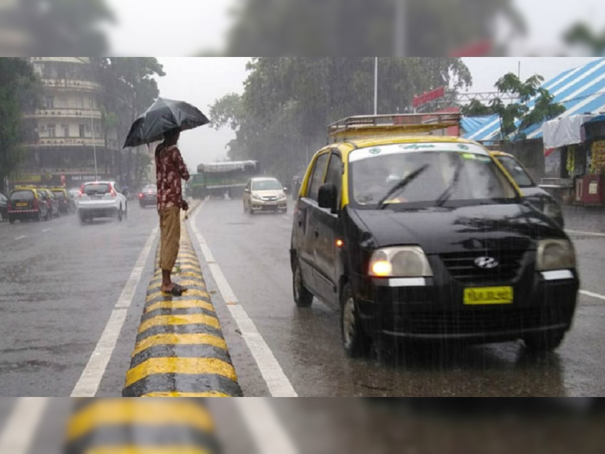 Mumbai Rain : मुंबईसह उपनगरांमध्ये पावसाची धुव्वाधार बॅटिंग, रेल्वेनं प्रवास करणाऱ्यांसाठी महत्त्वाची बातमी  title=