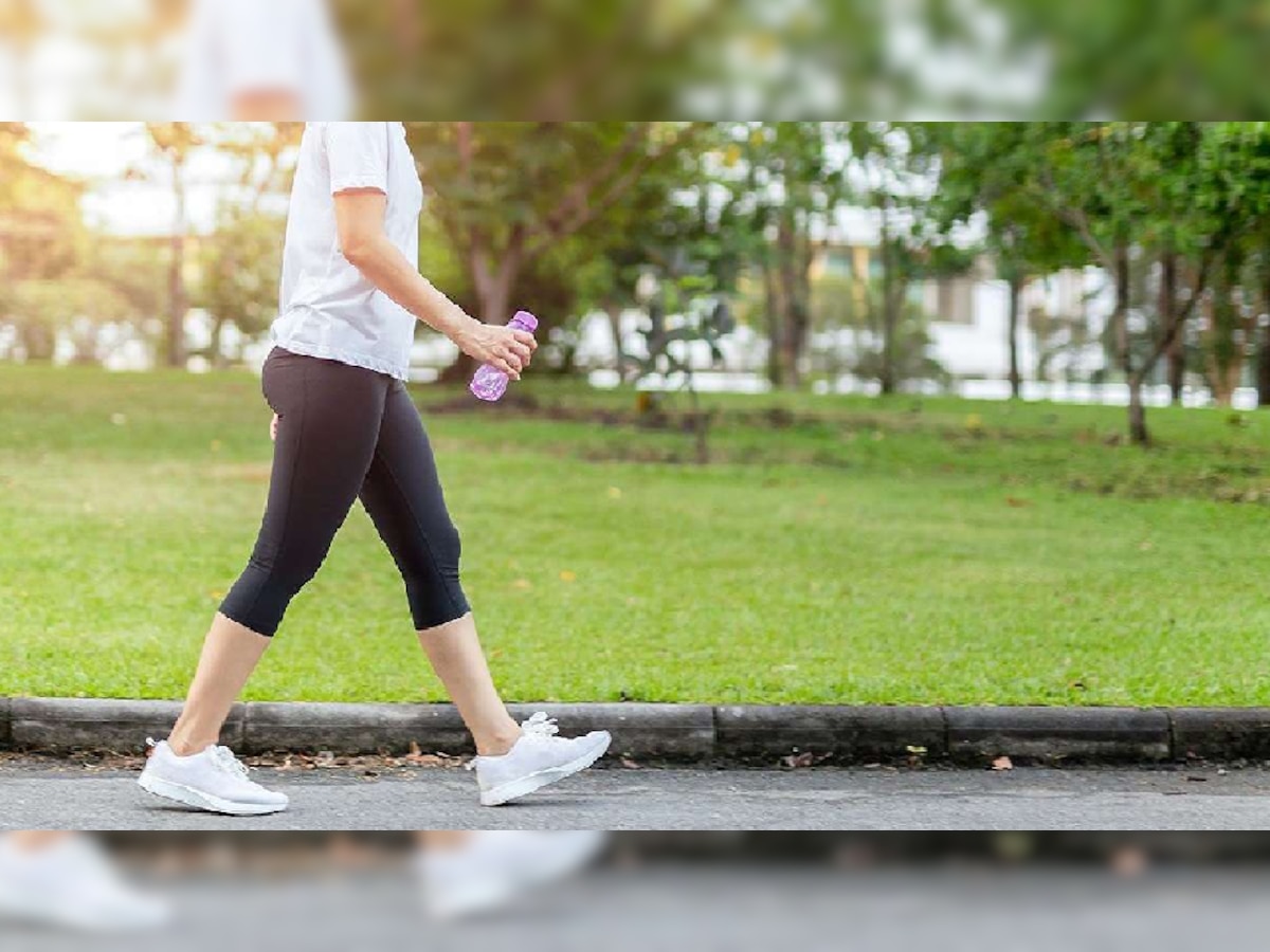 Fitness Tips : फीट राहण्यासाठी दिवसातून किती किलोमीटर चालणं फायदेशीर?  title=