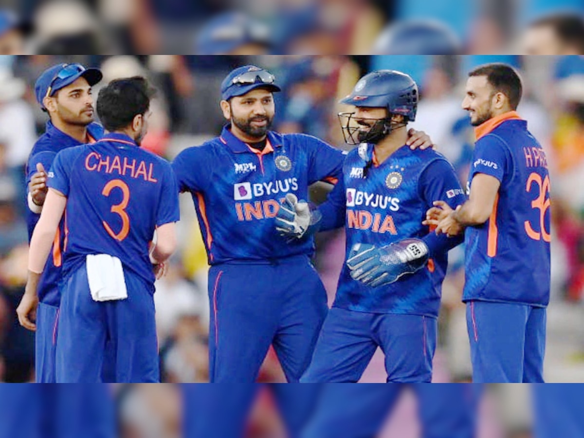 IND vs ENG: दुसऱ्या T20 सामन्यासाठी Rohit Sharma 'या' महत्त्वाच्या खेळाडूला बसवणार टीमबाहेर! title=